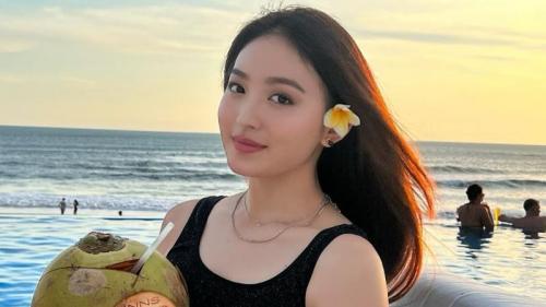 Seksinya Bikin Gemas Netizen,  Inilah 6 Gaya Natasha Wilona Liburan ke Pantai