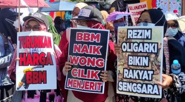 Buruh Surabaya Kembali Gelar Aksi Demonstrasi Tolak Kenaikan BBM
