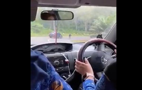 Perampok Bersenpi Tutup Jalan Lintas Sumatera dan Bawa Kabur Uang Rp350 Juta