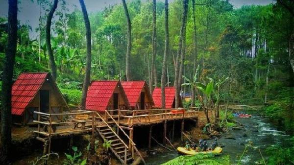 6 Wisata Alam Bandung Paling Populer, Cocok Untuk Tempat Camping
