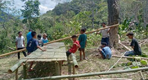 Jaringan Internet Wilayah Flores Macet, Ratusan siswa ikut ANBK di Tengah Hutan