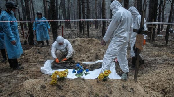 Ditemukan Kuburan Massal di Izyum, Tim Kepolisian Mengidentifikasi Seluruh Jasad
