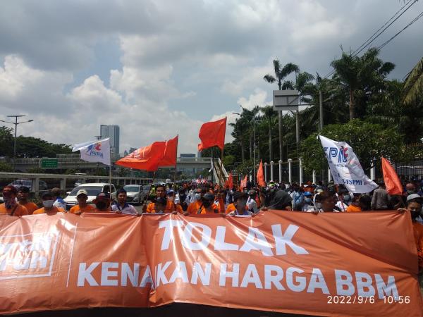 Jelang Hari TNI 5 Oktober, Ribuan Buruh Akan Demo Tolak Kenaikan BBM di Istana Negara