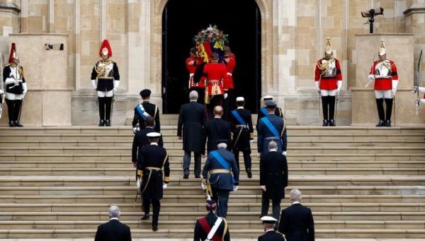 Jenazah Ratu Elizabeth II Dimakamkan, Raja Charles III Tak Kuasa Menahan Air Mata