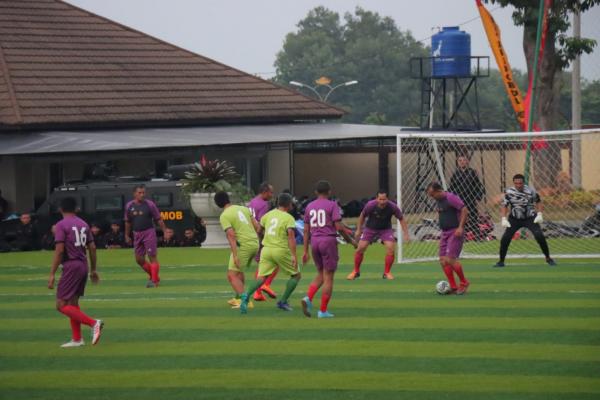 HUT TNI ke-77, Polda Lampung Bersama TNI gelar Turnamen Mini Soccer