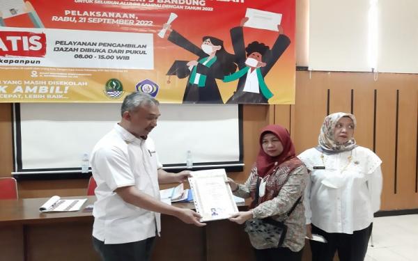 Mudahkan Alumni Ambil Ijazah, SMKN 5 Kota Bandung Siapkan Pengiriman via Jasa Kurir