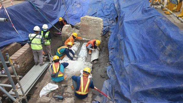 Temuan Saluran Air Kuno Bahan Tembikar di Proyek MRT Perkiraan Dari Abad 18, Arkeolog: Ini Krusial