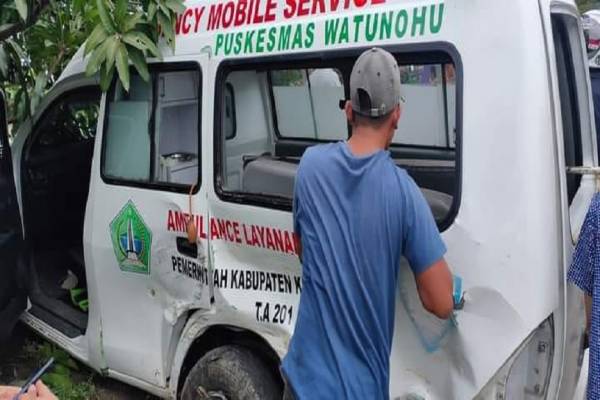 Rujuk Pasien Mobil Ambulans Malah di Tabrak Dobel Kabin, Pasien Rujukan Terluka