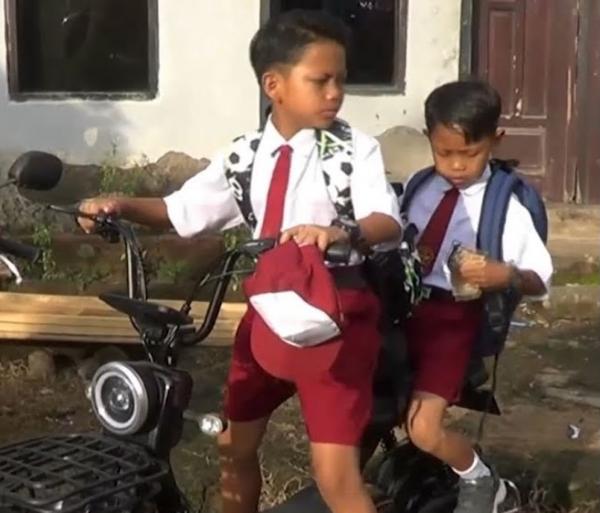 Farel Prayoga Tetap Rendah Hati Setelah Terkenal, Naik Sepeda Listrik ke Sekolah