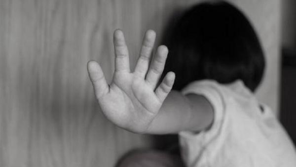 Sungguh Tragis, Demi Sepasang Sepatu Olah Raga  Ibu Ini  Jual Anak Berusia 6 Tahun