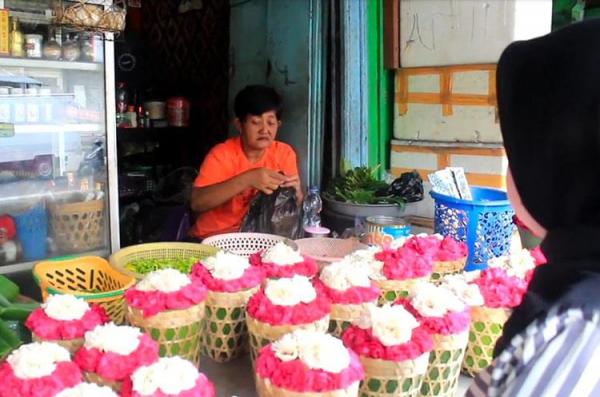 Warung Roh Halus di Yogyakarta, Jualan Apa?