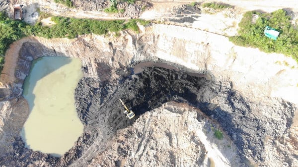 Tambang Batu Bara di Samarinda Longsor, Timbun Alat Berat beserta Operator