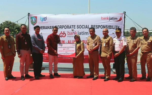 Bank Jatim Revitalisasi Alun-Alun Kabupaten Jombang