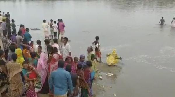 Alami Kecelakaan, Kapal Feri Angkut Peziarah Hindu Tenggelam , 40 Penumpang Tewas