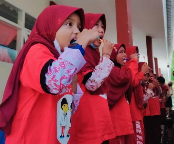 Save The Children Ajak Anak dan Orangtua di Luwu Utara Tingkatkan Kesadaran Kesehatan Gigi dan Mulut