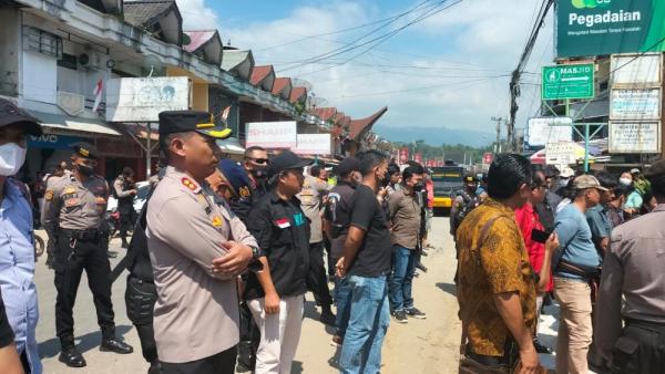 Ratusan Personil Polisi dan TNI Amankan, Eksekusi Lahan dan Bangunan di Pasar Bolu