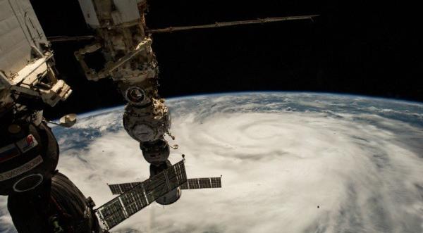 Potret Mengerikan Badai Ian di Florida, Terekam Kamera NASA