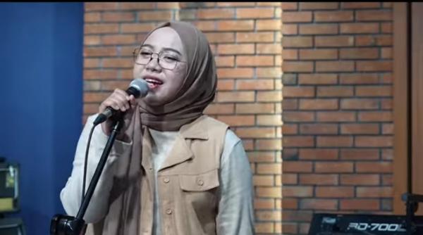 Profil Singkat Indah Yastami, Penyanyi Cantik yang Trending Cover Lagu 'Maafkan Aku'