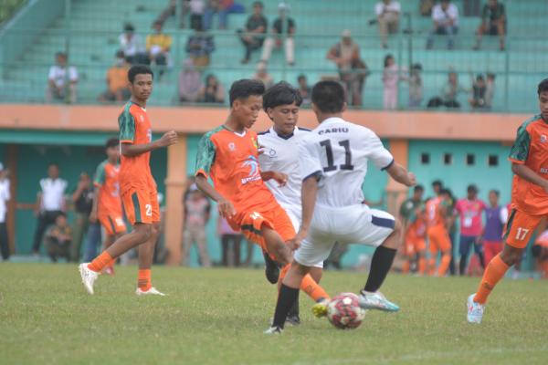 Rindu Atmosfer Sepakbola,, RY Akan Saksikan Final Piala Bupati Bogor 2022