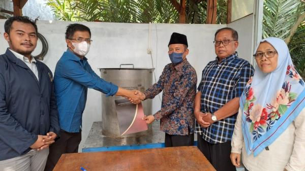 Tingkatkan Produksi Umkm Olahan Salak Jombang Gunakan Alat Kupas Dari