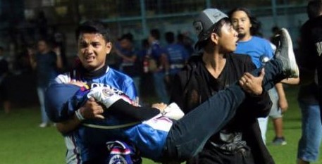 Kerusuhan Arema FC VS Persebaya, Ini Cerita Langsung dari Suporter Arema yang Berada dalam Stadion