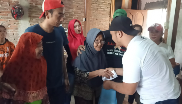 Aksi Sahabat Dangkel Berbagi Paket Sembako bantu Warga Miskin hingga Pelosok Sragen