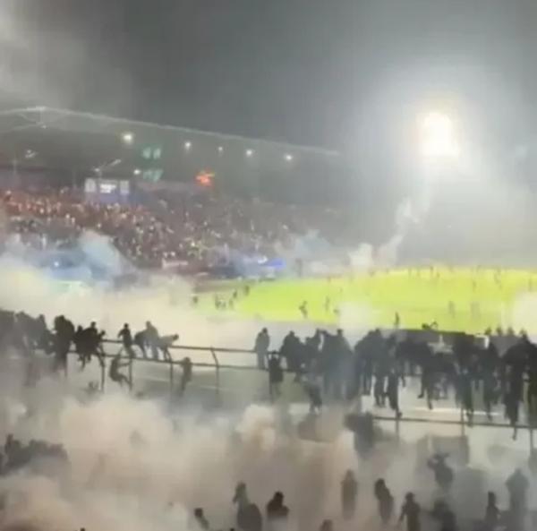 Gas Air Mata Picu Ribuan Suporter Panik di Stadion Kanjuruhan, Ini Kandungan Kimia Gas Air Mata