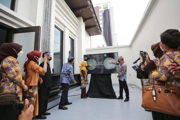 Batik Raksasa Berukuran 450 Meter dalam Rangka Hari Batik Nasional