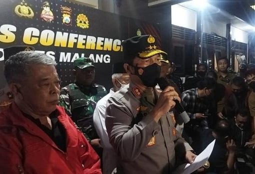 Ricuh! 125 Suporter dan 2 Polisi Tewas di Kanjuruhan saat Laga Arema FC Kontra Persebaya