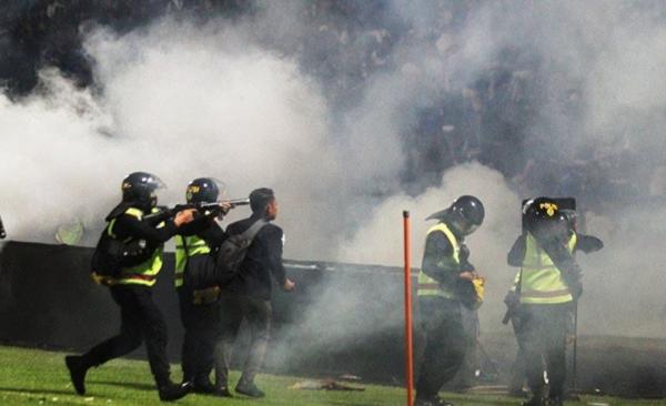 Kerusuhan di Kanjuruhan, Tragedi Sepak Bola Nomor 2 Di Dunia, Nomor 1 Menewaskan 326 Suporter