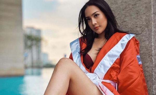 Netizen Resah Lihat Foto Anya Geraldine Liburan Pakai Bikini Nude