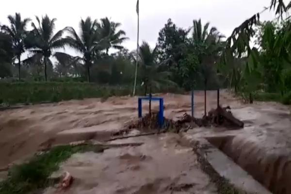 Banjir Bandang Terjang 4 Desa di Kecamatan Sukaratu Tasikmalaya