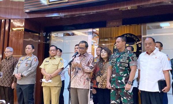 Mahfud Respons Video Viral Anggota TNI Lakukan Kekerasan di Kanjuruhan