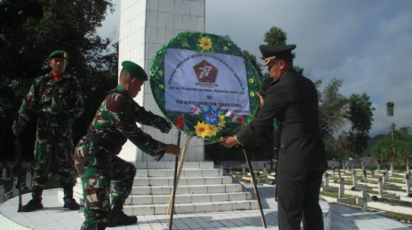 Kodim 1414/Tana Toraja gelar Donor Darah dan Ziarah di Taman Makam Pahlawan Peringati HUT TNI ke 77