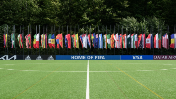 Ikut Berduka Korban Tragedi Kanjuruhan, FIFA Kibarkan Bendera Setengah Tiang
