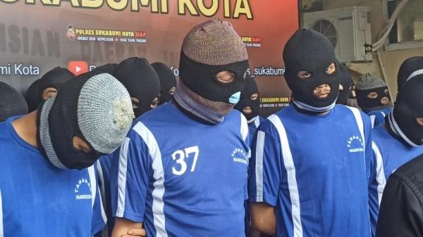 Bermesraan sambil Isap Sabu Pasangan Sesama Jenis di Sukabumi Ditangkap Polisi