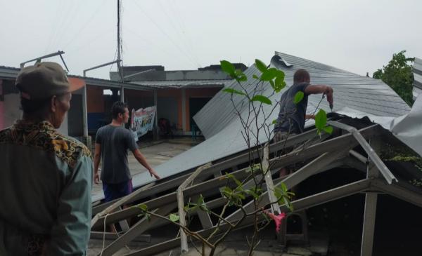 Pemkab Sidoarjo Pastikan Rumah Rusak Akibat Diterjang Angin Kencang Dapat Bantuan