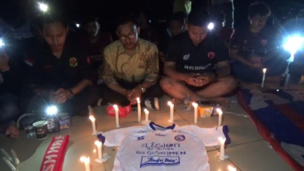 Doa Bersama Ratusan Pecinta Sepak Bola di Kendari dan PSSI Sultra untuk Korban Tragedi Kanjuruhan