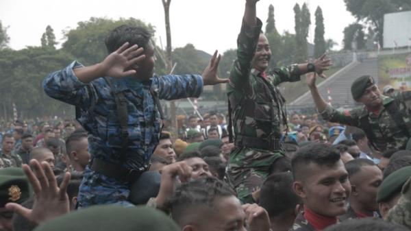 Lagu Ojo Dibandingke Goyang HUT TNI di Kodam/IV Diponegoro