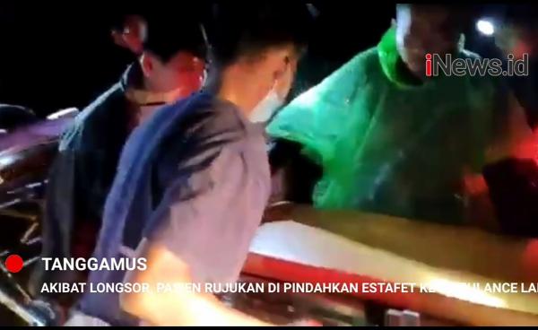 Video Longsor Tutup Jalan Kelumbayan Barat