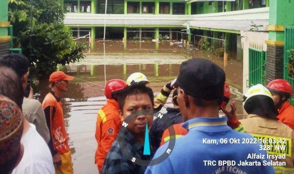 3 Siswa MTs N 19 Pondok Labu Meninggal Akibat Banjir di Jakarta