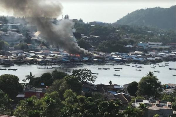 Breaking News: Kebakaran Hebat Menimpa Kampungan Nelayan di Jayapura Papua