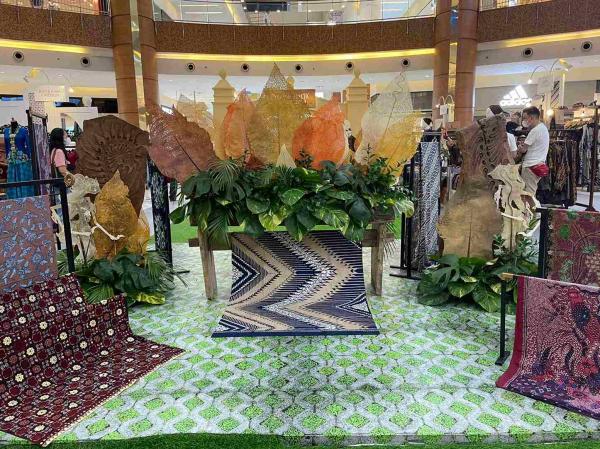 Produsen Batik Nusantara Ramaikan Pameran di SMS, Tawarkan Berbagai Jenis Batik Khas  