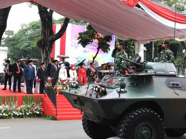 Viral Presiden Tak Salami Kapolri Saat HUT TNI ke 77, Begini Reaksi Istana