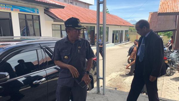 Bupati TTS Penuhi Panggilan Polisi Diperiksa Dalam Kasus Dugaan Pencemaran Nama Baik
