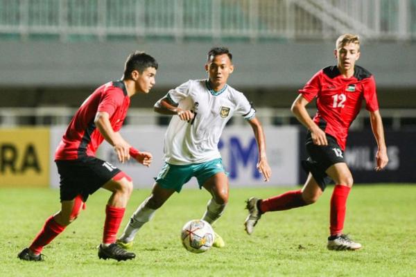 Timnas Indonesia U-16 Melesat ke Puncak Klasemen Grup B, Menang atas Palestina 2-0, Gusur Malaysia