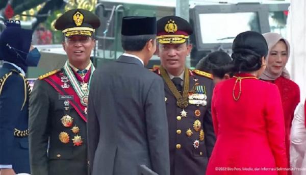 Viral, Video Jokowi Tak Salami Kapolri Jenderal Listyo saat HUT Ke-77 TNI, Ini Kata Istana