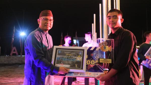 Ngopi Bareng Bupati, Siswa SMA di Bangka Tengah Terima Penghargaan
