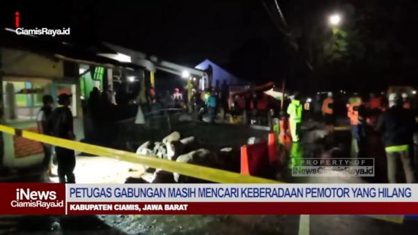 VIDEO: Seorang Pengendara Sepeda Motor di Ciamis Hanyut Terbawa Banjir, Korban Belum Ditemukan