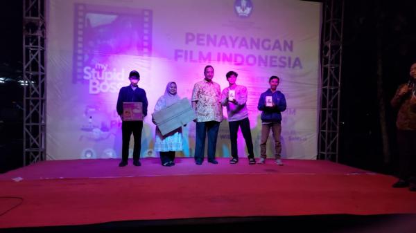 Nobar Film dengan Mahasiswa di Tasikmalaya, Anggota DPR RI Ferdiansyah: Akrabkan Perfilman Indonesia